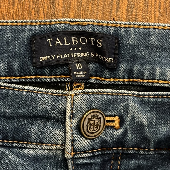 TALBOTS Sz 10 Simply Flattering Jeans - Picture 2 of 8